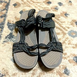 New Womens Baretraps Sandals